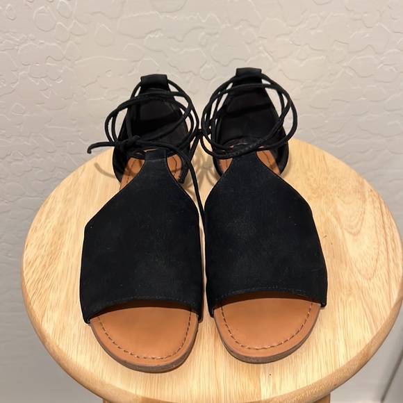 Universal Thread Sandals - Picture 5 of 5